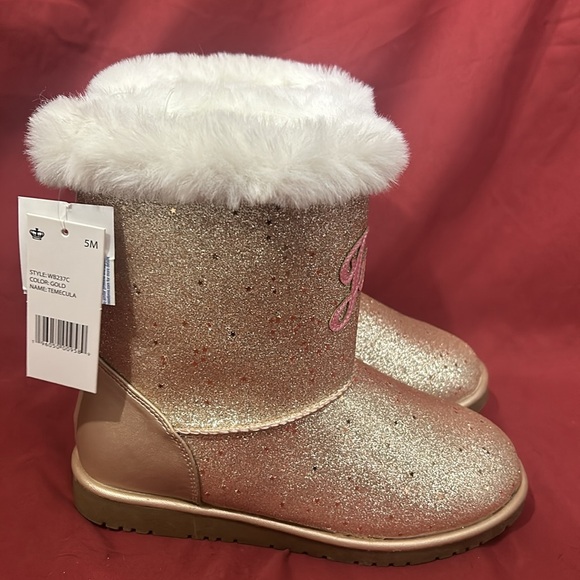 * NEW* JUICY COUTURE
Big Girls Temecula Cold Weather Boots SZ 5 - Picture 2 of 5